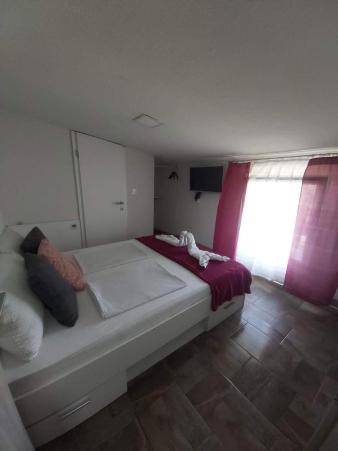 Rooms Panda Μαριμπόρ Δωμάτιο φωτογραφία